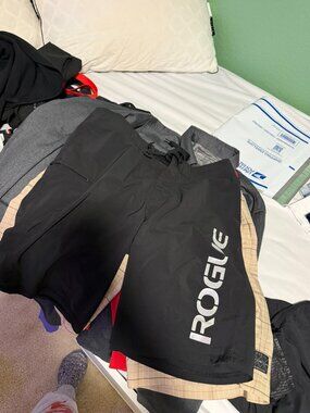 Rogue Men’s Black Swim Trunks Board Shorts Athletic Surf Size 32